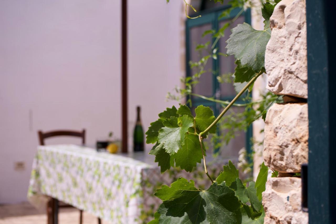 Minicasa Nella Natura, Con Piscina A Due Passi أوستوني المظهر الخارجي الصورة